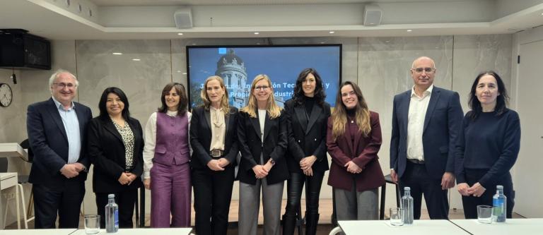 20260218_MasterIP_Barcelona_PONSEscuelaFotoFamilia