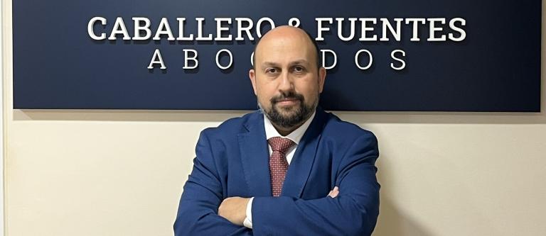 Rodrigo Caballero – Caballero y Fuentes_ horizontal