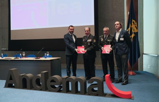 Firma Policía Nacional y ANDEMA