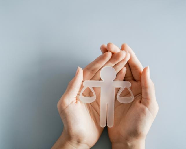 Hand,Holding,Ethical,Model,,Business,Ethics,And,Corporate,Compliance,Concept