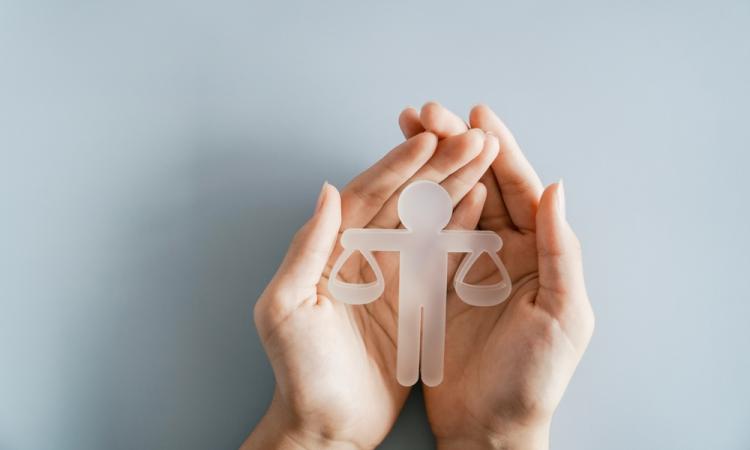 Hand,Holding,Ethical,Model,,Business,Ethics,And,Corporate,Compliance,Concept