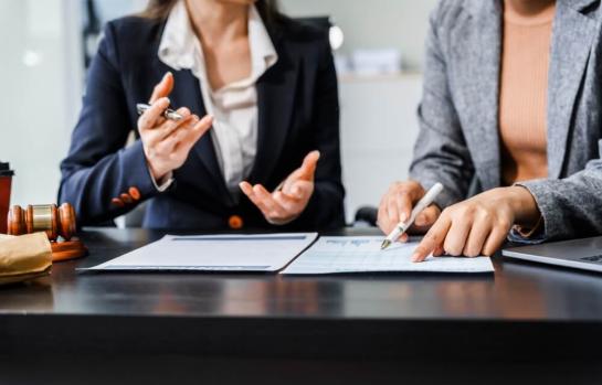 Código deontológico de la abogacía y sanción a abogada_img