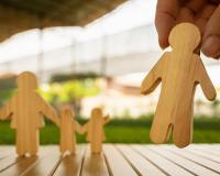 Prohibido acercarse a su hijo por impago de pensión y el interés del menor_img