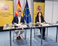 Foto-Israel Arroyo y Concepción Barrio firman el convenio_img