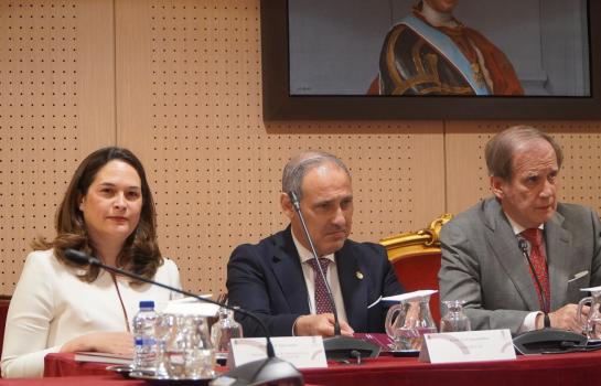 Mabel Klimt, Eugenio Ribón y Luis Cazorla en el Boletín ICAM_img