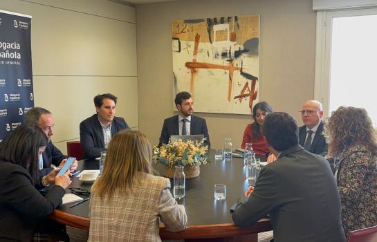Reunión Abogacía-Ministerio para la regularización_img