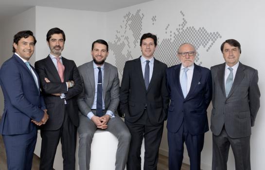 Alejandro Ingram, Manuel Gordillo, Carlos A. Grande, Enrique Calabuig, Luis Martín y Javier Díaz-Gálvez_img