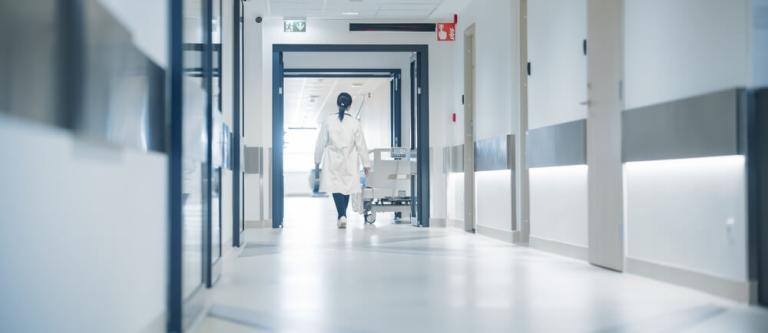 Sentencia sobre la guardia de una doctora y el desplazamiento al lugar de trabajo_img