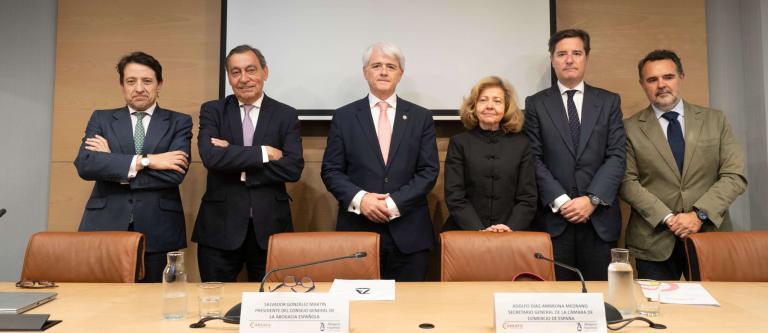 Imagen del artículo La Abogacía y la Cámara de España imparten una formación sobre responsabilidad penal de empresas y cumplimiento normativo