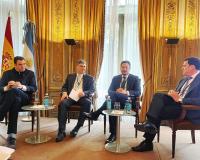 Tomás “Tomi” Pierucci (J.P. Morgan), Fernando González (El Observador España) y Juan Cerruti (Grupo Santander), moderados por Javier Bordón, socio de Belda, Bordón & Merodio_img