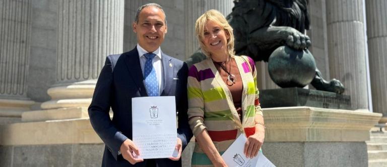 Eugeni Ribón e Isabel Winkels presentan una iniciativa en el Congreso de los Diputados