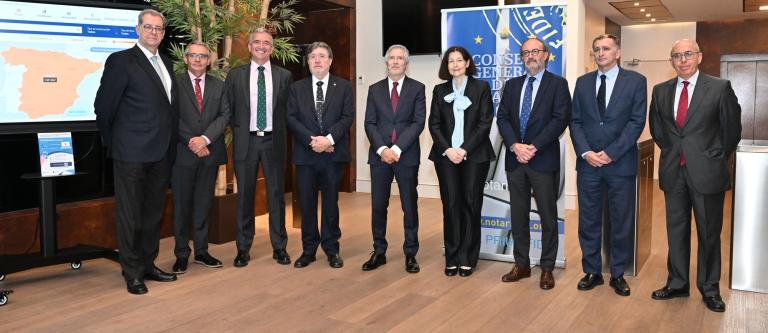 Foto de Familia. Visita de Fernando Grande-Marlaska al Consejo General del Notariado
