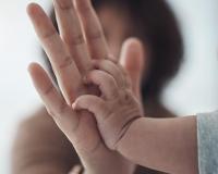 Derecho a no discriminación por razón de género a trabajadora que requiere cuidar de su hijo menor_img