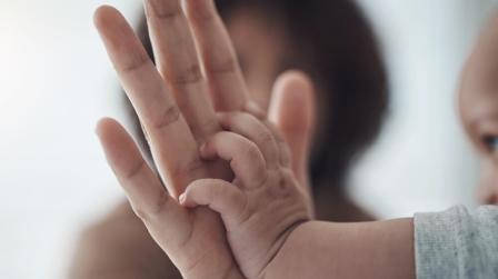 Derecho a no discriminación por razón de género a trabajadora que requiere cuidar de su hijo menor_img