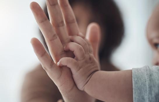 Derecho a no discriminación por razón de género a trabajadora que requiere cuidar de su hijo menor_img