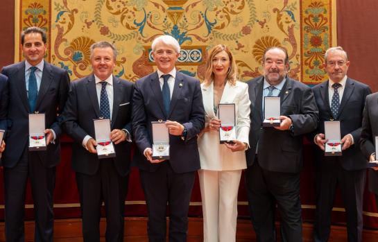 Premio a diferentes decanos de la abogacía 2026_img