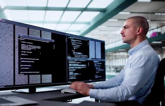 El cobro de horas extras de un trabajador informático_img