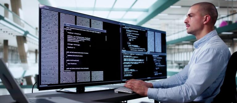 El cobro de horas extras de un trabajador informático_img