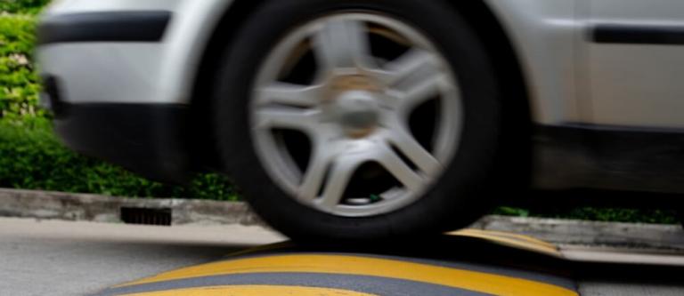 Condena por mala señalización de un badén_img