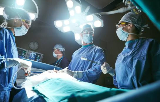 Complicaciones de intervención quirúrgica e incapacidad de trabajador_img