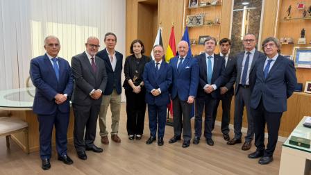 de izda. a dcha. Alberto Ramón Gaitán, Víctor Manuel Arrabal, Luis Mayorga, Concepción Pilar Barrio Del Olmo, Juan Jesús Vivas, Manuel Seda, Alfonso Cavallé, Francisco Javier Balsera, Juan Ramón Furrasola y José Eduardo García Pérez._img